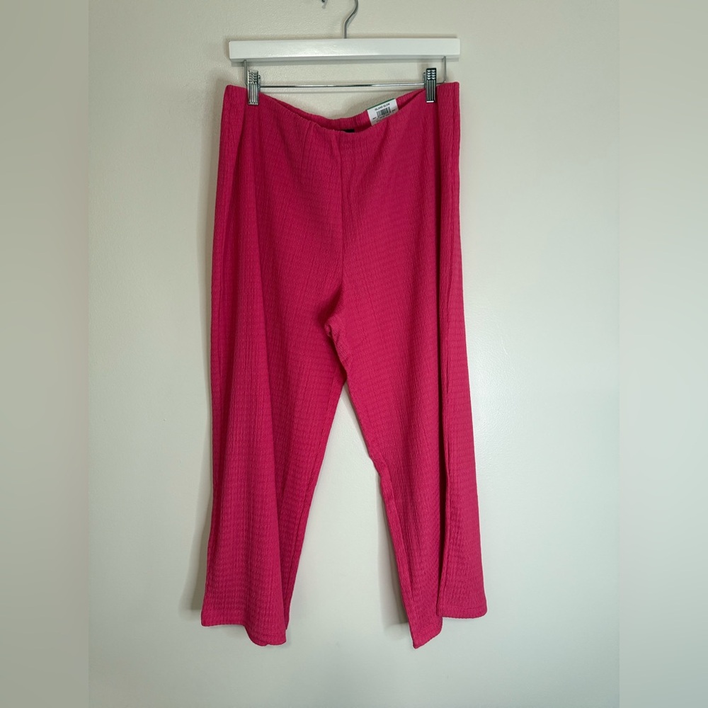 JM Collection NWT in Island Glow Raspberry Pink textured Pants size Large